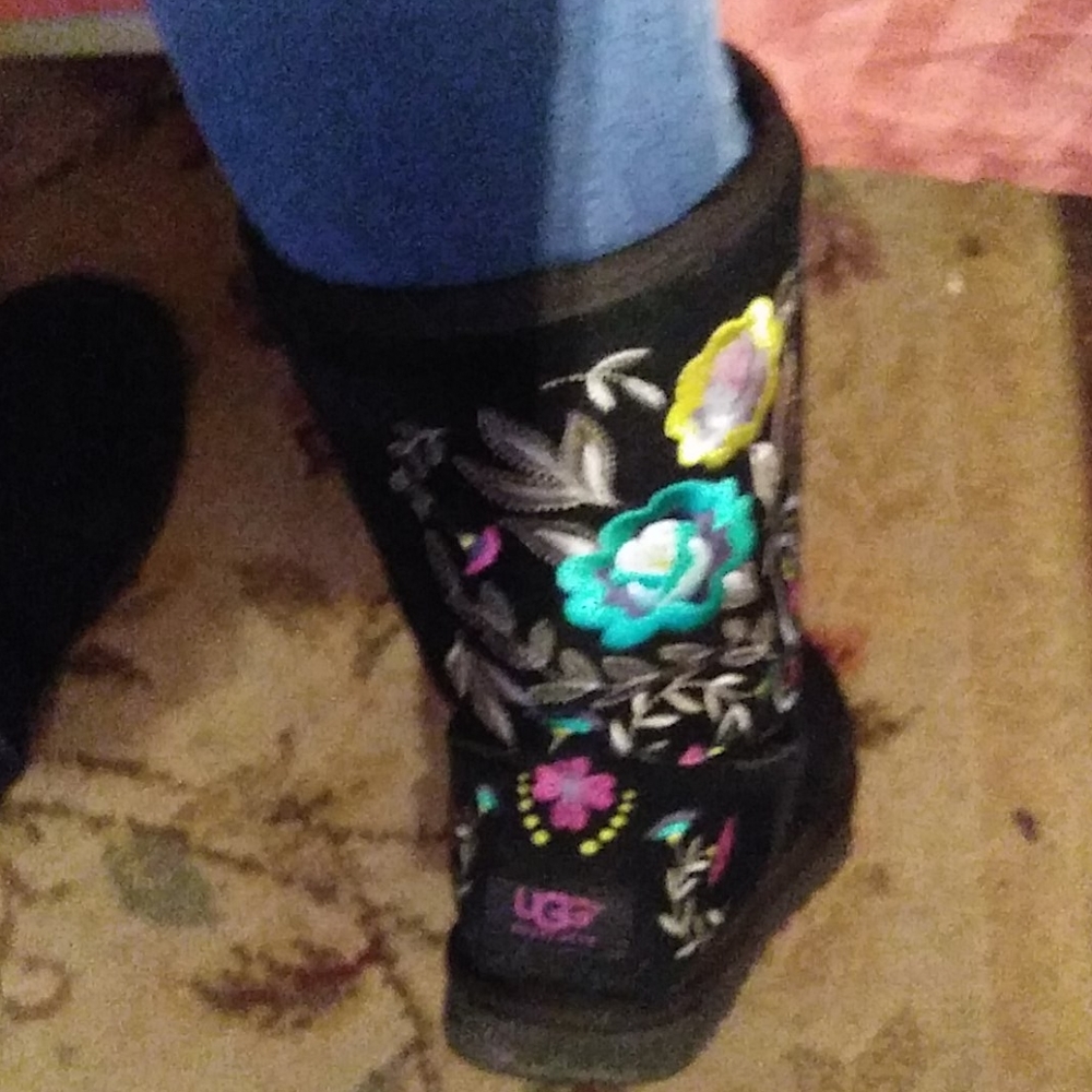 Uggs (RARE) LIMITED EDITION - Picture 3 of 4
